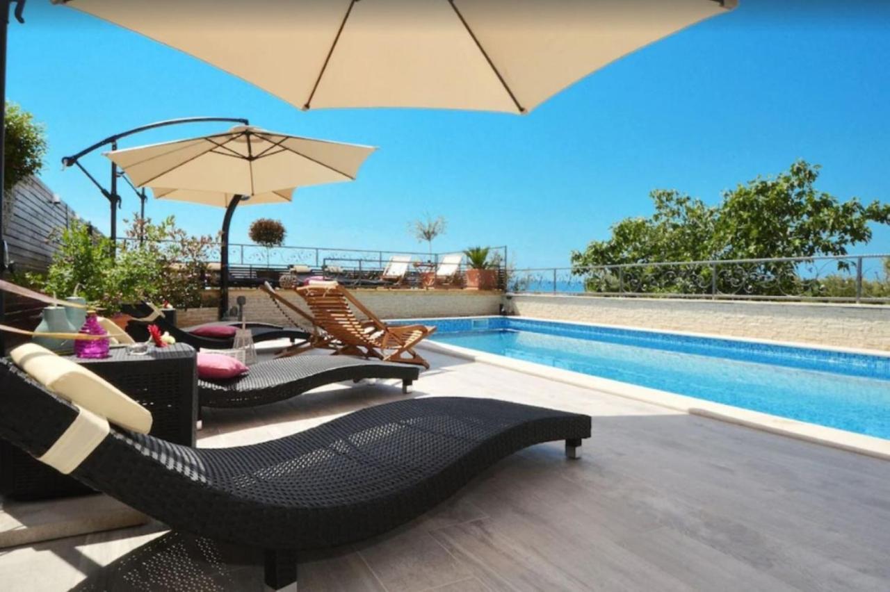 Apartments Villa Golden View โตรกีร์ ภายนอก รูปภาพ