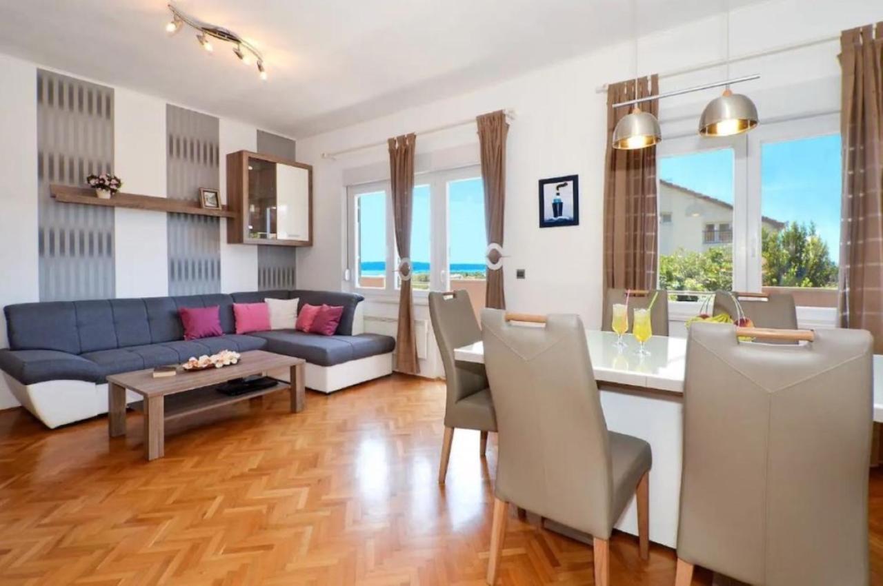 Apartments Villa Golden View โตรกีร์ ภายนอก รูปภาพ