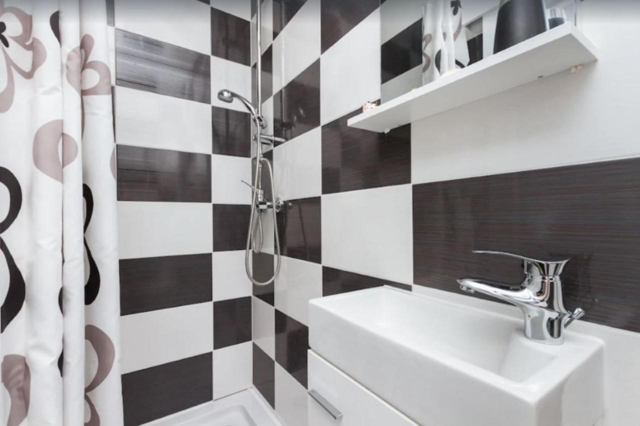 Apartments Villa Golden View โตรกีร์ ภายนอก รูปภาพ