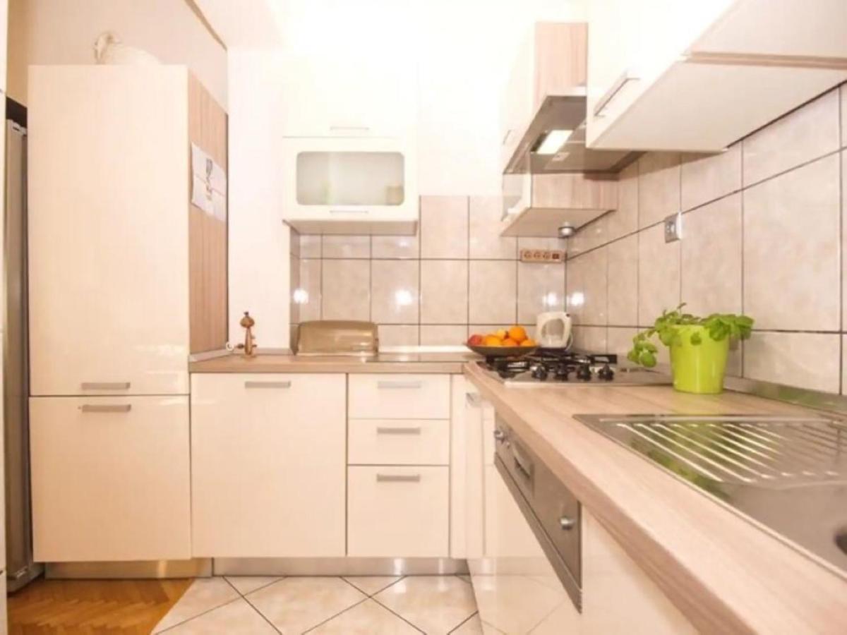 Apartments Villa Golden View โตรกีร์ ภายนอก รูปภาพ
