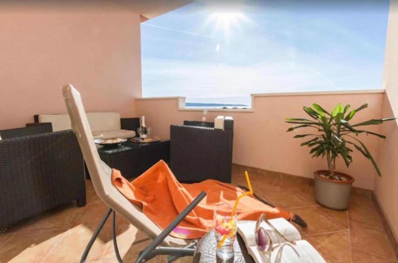 Apartments Villa Golden View โตรกีร์ ภายนอก รูปภาพ