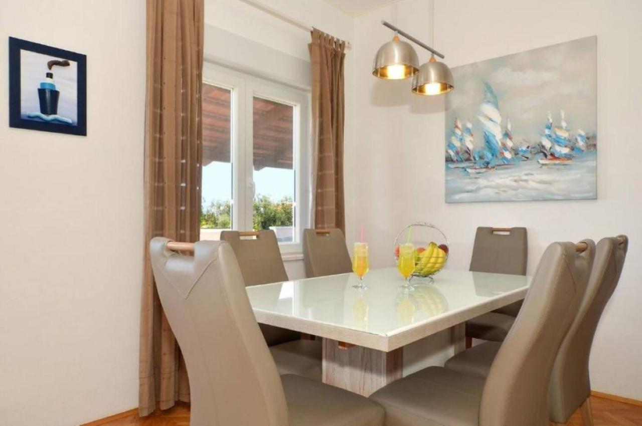 Apartments Villa Golden View โตรกีร์ ภายนอก รูปภาพ