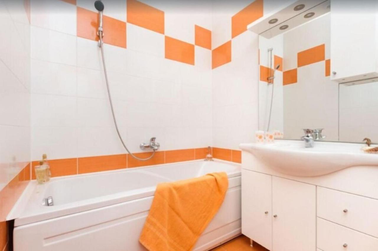 Apartments Villa Golden View โตรกีร์ ภายนอก รูปภาพ