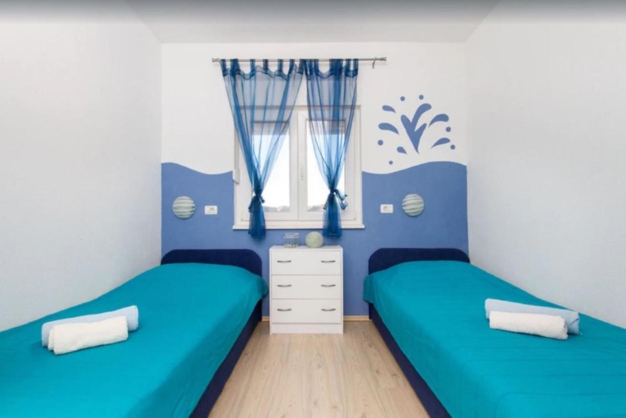 Apartments Villa Golden View โตรกีร์ ภายนอก รูปภาพ