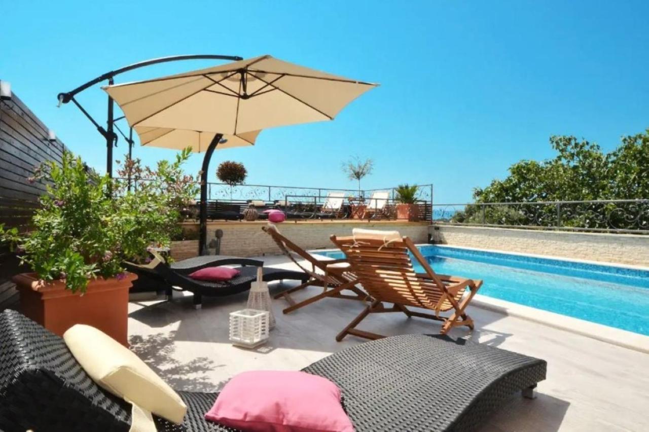 Apartments Villa Golden View โตรกีร์ ภายนอก รูปภาพ
