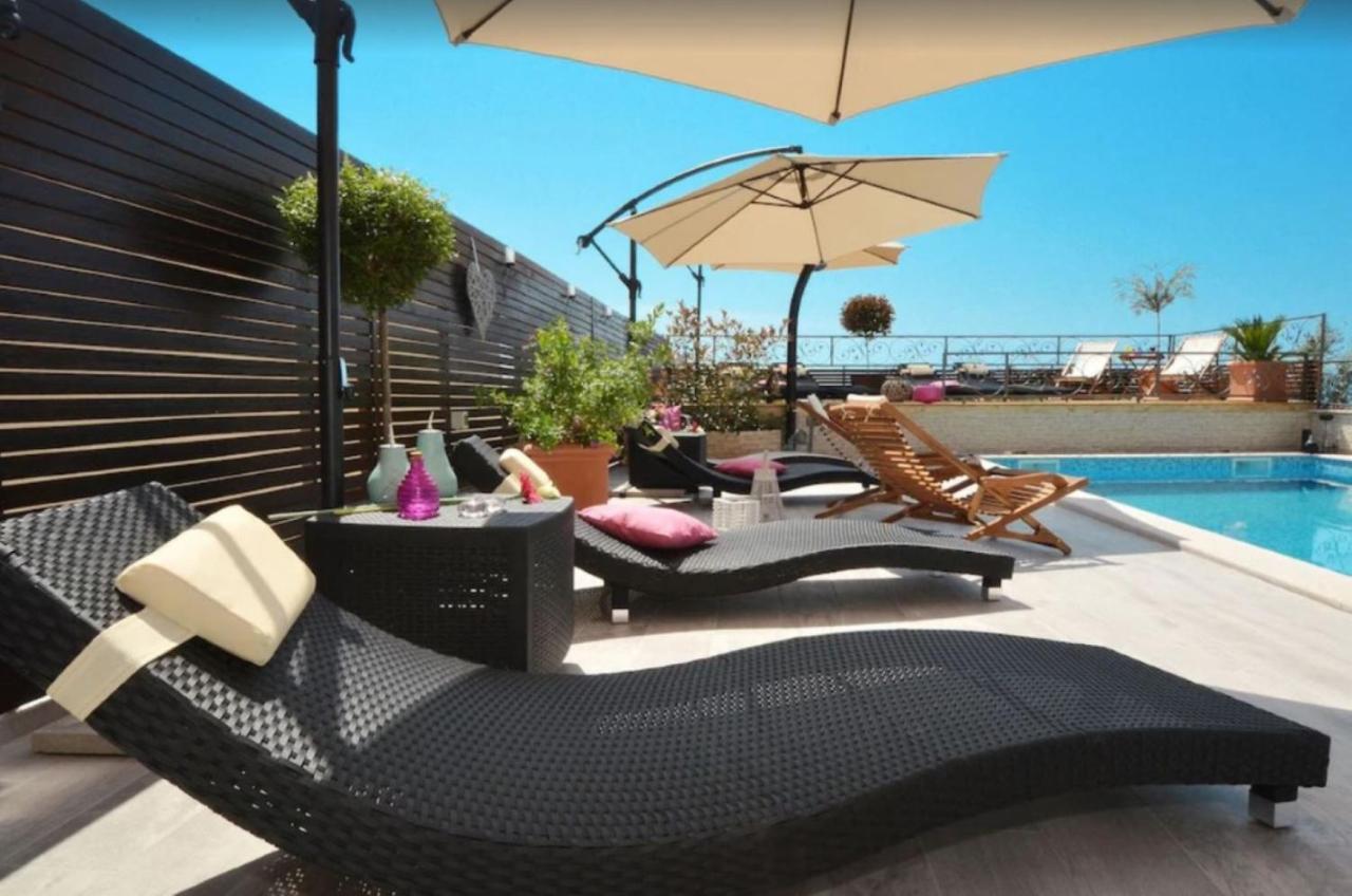 Apartments Villa Golden View โตรกีร์ ภายนอก รูปภาพ