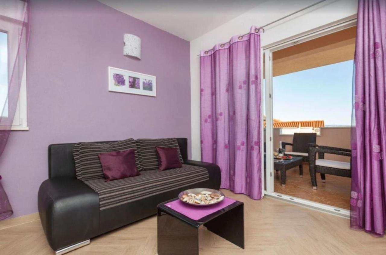 Apartments Villa Golden View โตรกีร์ ภายนอก รูปภาพ