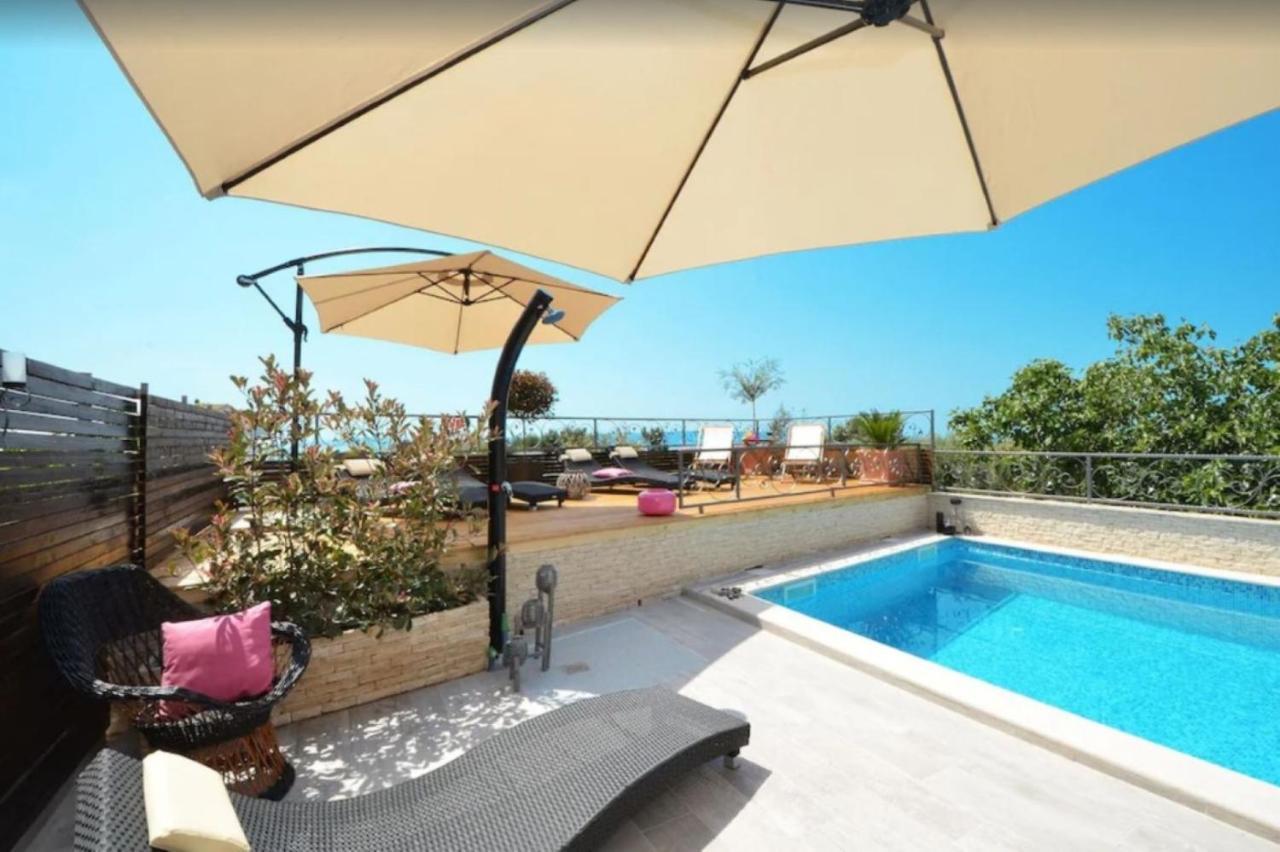 Apartments Villa Golden View โตรกีร์ ภายนอก รูปภาพ